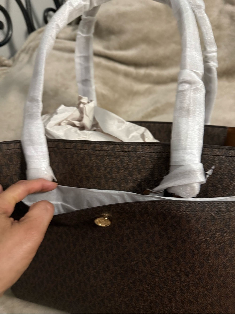 NWT Michael Kors Maisie 3-in-1 tote bag, with snap pouch & small zip crossbody. - Picture 6 of 12